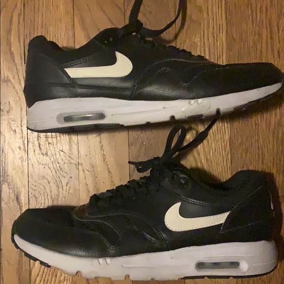 black air maxes